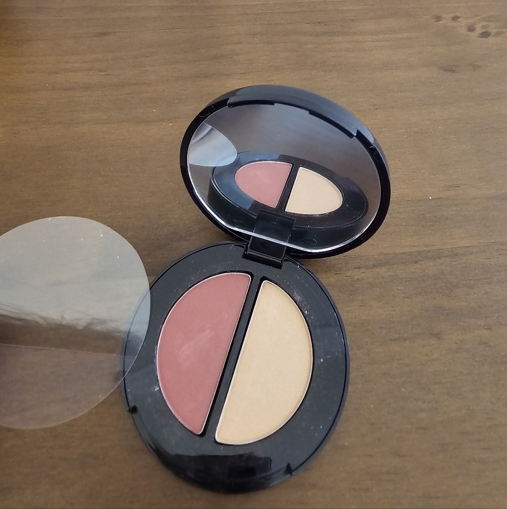 Estee Lauder 410 rebel rose limited edition heatwave Blush Duo in Rose and Beige